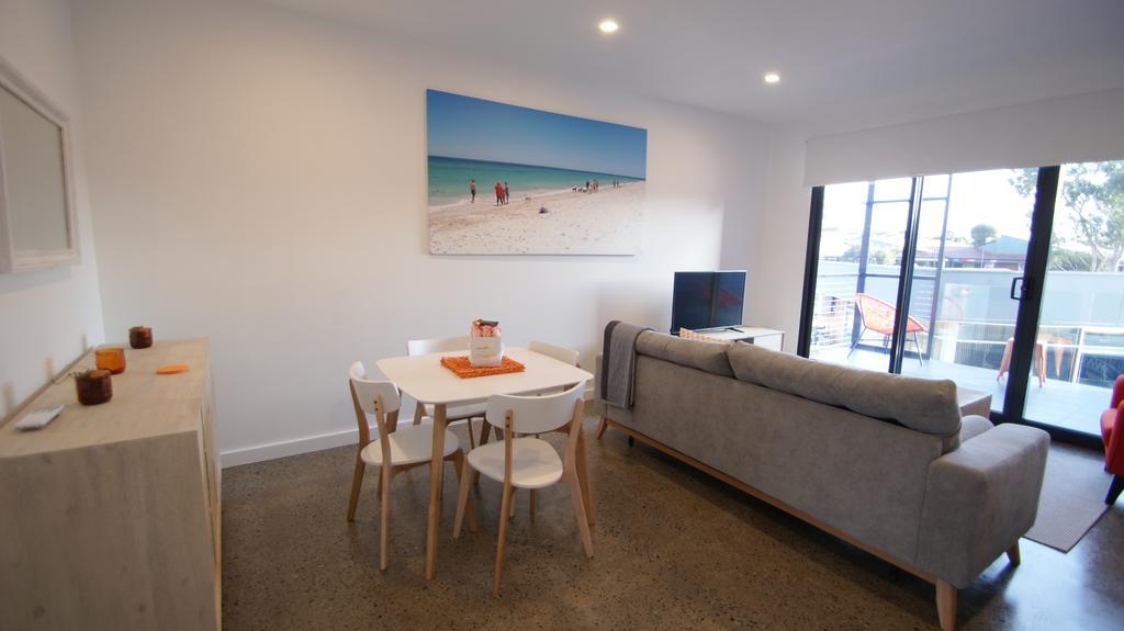 Sunset Place Apartments Пърт Стая снимка